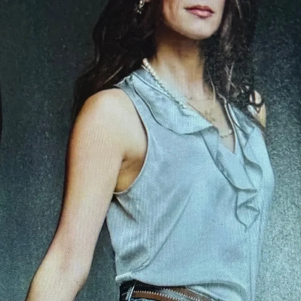 Showstopper Top with Ruffle - Picture 3 of 3